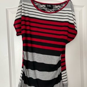 Cute tee with a lace detail